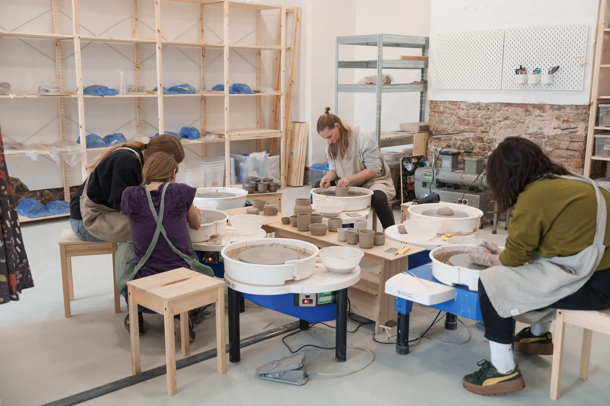 Wheel-Thrown Pottery for Beginners thumbnail 4